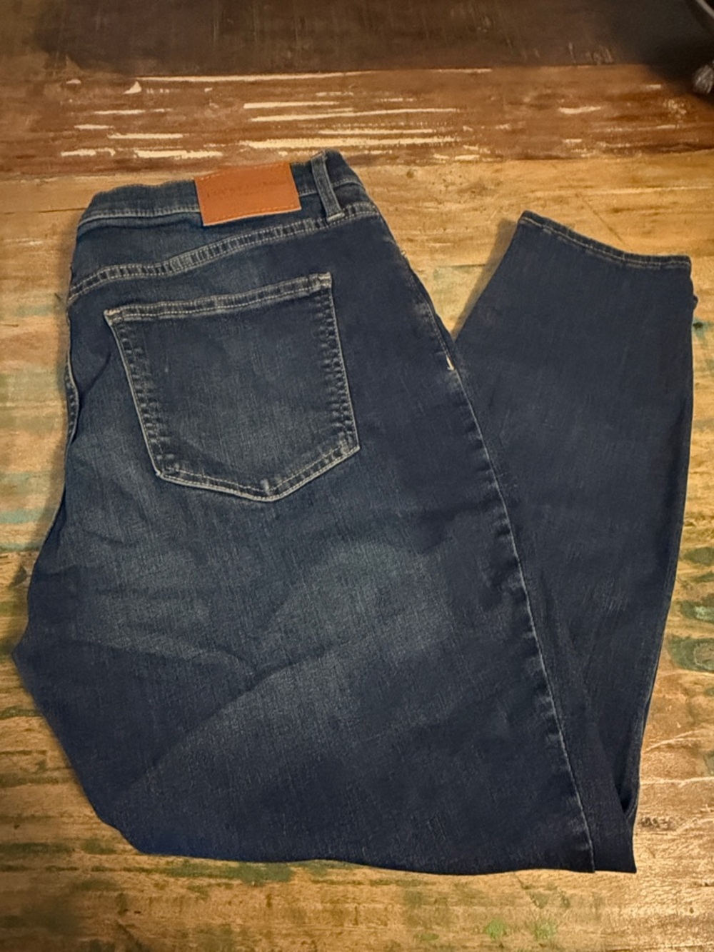 Lucky Brand Women’s Dark Blue Slim Straight Jeans